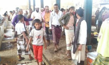 رئيس انتقالي زنجبار يتفقد سوق الأسماك بالمديرية