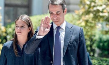 رئيس وزراء اليونان يصل إلى إسرائيل تمهيدًا للقاء نتنياهو