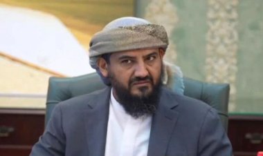 النائب المحرمي يجري اتصالًا هاتفيًّا بمحافظ سقطرى للاطلاع على حال الأرخبيل جراء إعصار تيج