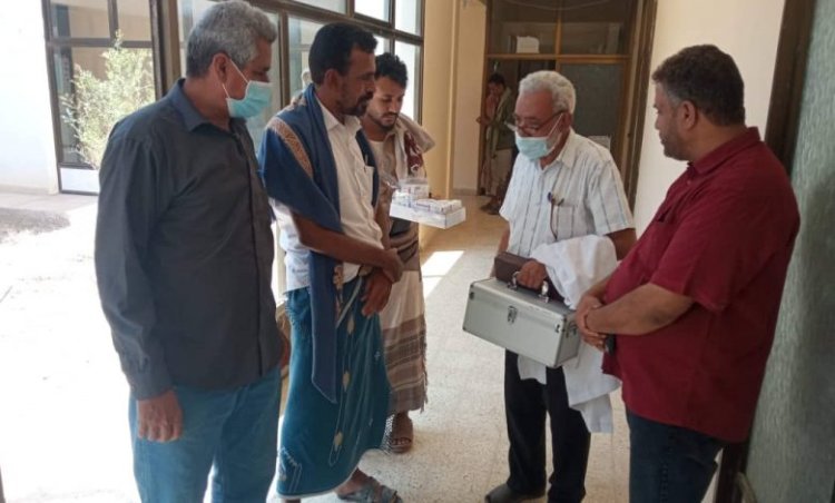 شبوة.. رئيس انتقالي الروضة يوزر المخيم المجاني لطب وجراحة العيون