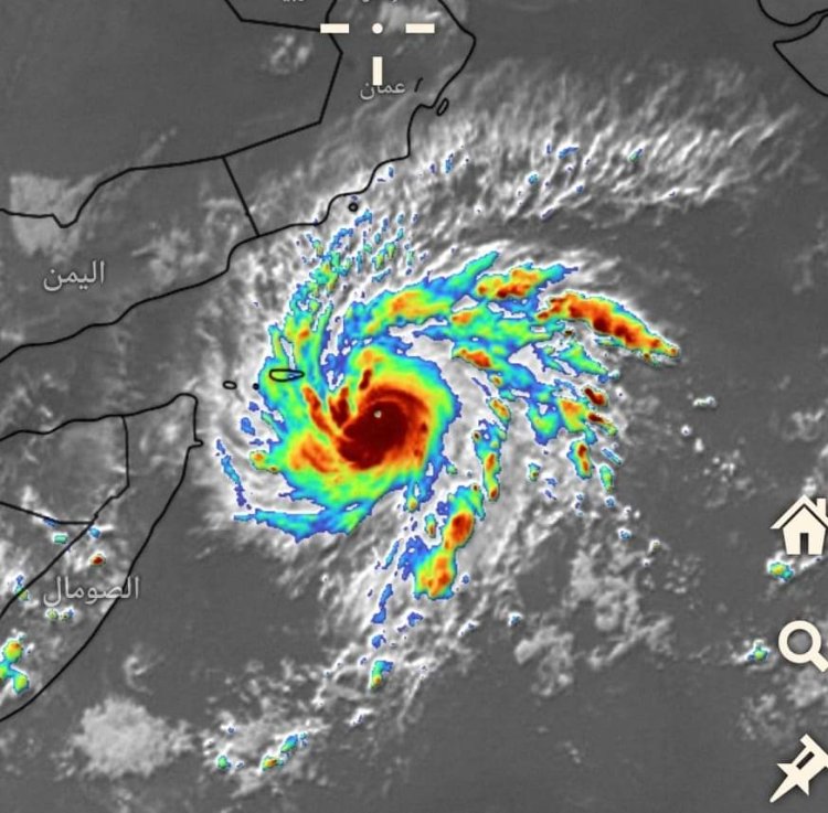 السلطة المحلية بمديرية مدينة المكلا تصدر تعميما بأرقام العمليات المناوبة بالمديرية تأهبا للإعصار تيج.