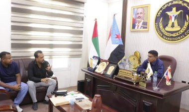 رئيس انتقالي حضرموت يطلع على نشاطات مؤسسة علي عثمان العمودي للتنمية الرياضية.