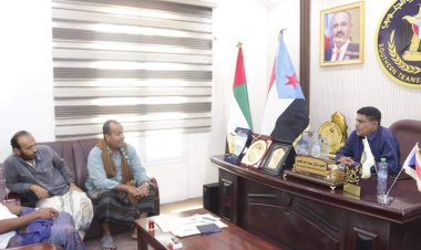 رئيس انتقالي حضرموت يناقش الوضع الصحي في مديرية الديس الشرقية