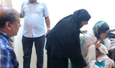 رئيس منسقية الانتقالي في جامعة عدن يزور الطالبة سجى التي تعرضت للطعن في خور مكسر