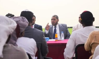 تنفيذي سقطرى يعقد اجتماعه برئاسة المحافظ الثقلي ويؤكد على الانضباط والالتزام الوظيفي وتطوير العمل المؤسسي