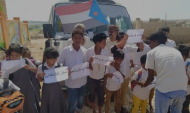 انتقالي حضرموت يتكفل بمواصلات طلاب وطالبات منطقة كروشم الحواش بالريدة الشرقية