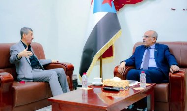 رئيس الجمعية الوطنية يشدد على أهمية تهيئة البيئة الجاذبة للاستثمار بالعاصمة عدن