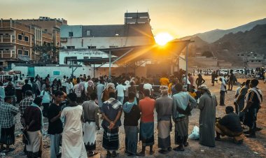 طابور من أجل الهروب من الطوابير