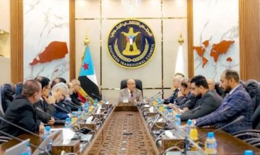 ما رسائل اجتماع هيئة رئاسة الانتقالي مع وزراء الحكومة الجنوبيين؟