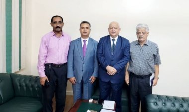 وزير الخدمة المدنية والتأمينات يلتقي السفير الليبي في العاصمة عدن
