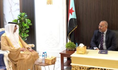 الرئيس الزُبيدي يستقبل سفير دولة الإمارات العربية المتحدة