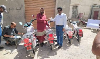 تسليم دراجات نارية للمكاتب التنفيذية في المكلا