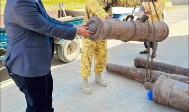 بتوجيه من المحافظ بن ماضي-  متحف المكلا يتسلّم  مدافع أثرية