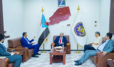 رئيس الجمعية الوطنية يناقش مع محافظ العاصمة عدن مستجدات الأوضاع الاقتصادية والخدمية