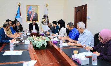 الهيئة الوطنية للإعلام الجنوبي تعقد اجتماعها الدوري برئاسة العولقي