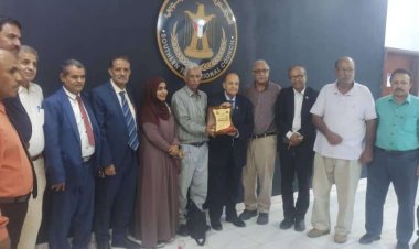 هيئة الوفاق والتواصل تكرم د .صالح الحاج نظير دوره النضالي في الثورة الجنوبية