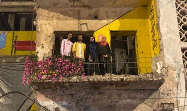 فتيات المعلا يحيين المنازل المدمَّرة بجداريات جذابة في العاصمة عدن