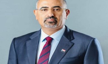 الرئيس الزُبيدي يُعزَّي في وفاة القائد العسكري والسياسي الجنوبي المناضل عبدالله أحمد الحالمي