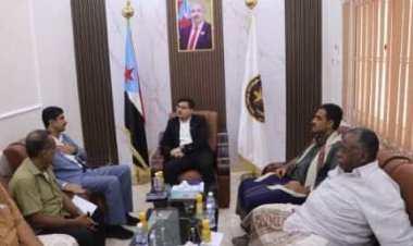 الأمانة العامة تتفقد سير عمل الإدارة الإعلامية والثقافية في تنفيذية انتقالي المهرة