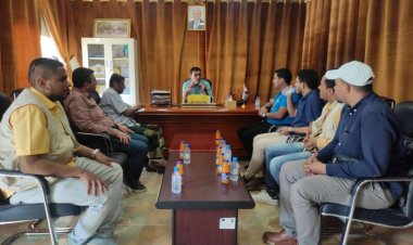 مدير عام مديرية القطن و مدير عام مكتب الشؤون الاجتماعية والعمل يدشنان مشروع تاثيث المجمع الاكاديمي لتحسين القدرات .