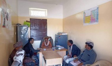 انتقالي الطلح يقدم دعماً ماليا للكادر التدريسي بثانوية الطلح بتوجيهات من رئيس الانتقالي بشبوة