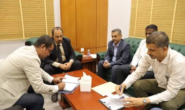 التوقيع على اتفاقية إعادة تأهيل وصيانة خور المكلا السياحي بتمويل من السلطة المحلية