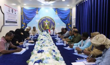 انتقالي حضرموت يعقد لقاء تشاوريا مع اللجان النقابية التربوية