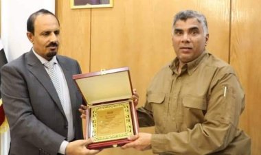 السلطة المحلية بحضرموت تكرّم المؤسسات والجهات التي ساندت جهود الإغاثة خلال إعصار “تيج”.