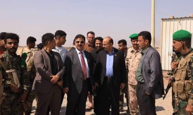 اللجنة المكلفة من الرئيس الزُبيدي تطّلع على حقيقة الجبايات غير القانونية في الخط الدولي الساحلي بأبين