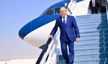 رئيس مجلس القيادة الرئاسي يصل دبي للمشاركة فى قمة المناخ