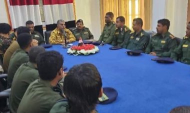 مدير عام الأمن والشرطة بالمهرة يستقبل الضباط الخريجين من كلية الشرطة