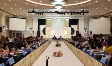 العاصمة عدن.. وزير الصحة يدير حلقة النقاش عالي المستوى بين الحكومة اليمنية والمنظمات الدولية