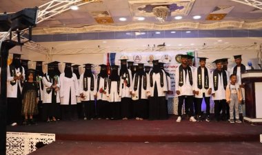 تزامناً مع ذكرى عيدي الإستقلال لـ 30 من نوفمبر واليوم الوطني الإماراتي 2 ديسمبر .. مؤسسة الإزدهار تنظم حفلًا تكريميًا لخريجي"دبلوم التمريض" بغيل باوزير