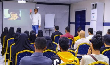 منسقية انتقالي طلاب كلية الطب بجامعة حضرموت تقيمُ دورةً تدريبيةً بعنوان "المضادات الحيوية الشائعة"