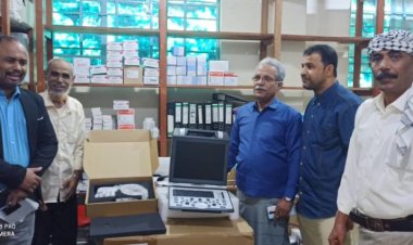 الجمحي وبانخر يطلعان على سير العمل بالمركز الصحي بصيف ورصف ساحة مستشفى الجحي بدوعن