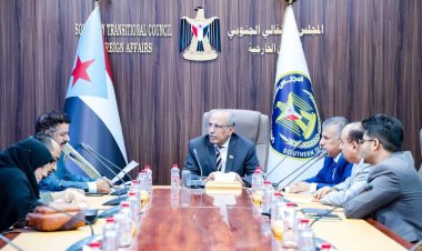 العاصمة عدن..  الكثيري يطّلع على تقرير اللجنة المكلفة من الرئيس الزُبيدي بالنزول إلى نقاط الجباية في محافظة أبين