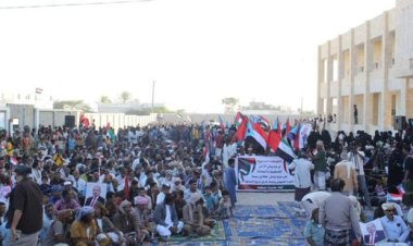 المهرة.. جماهير المهرة تحتشد في سيحوت احتفالا بعيد الاستقلال