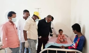 مدير مكتب الصحة العامة في بروم ميفع يتفقد مركز الإسهالات الحادة “محجر الكوليرا” بمنطقة ميفع