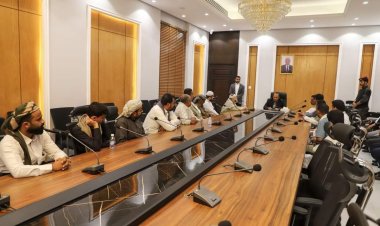 مقادمة وأبناء قبيلة نهد يؤكدون مساندتهم لقرار وقف توريد الايرادات ويطالبون الحكومة الإيفاء بالتزاماتها تجاه خدمات المواطنين