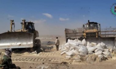 بالتنسيق مع قوات الحزام الأمني.. الهيئة العامة للمواصفات والمقاييس تتلف شحنة أرز غير صالحة للاستخدام بالعاصمة عدن