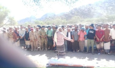 بحضور قيادات عسكرية وأمنية وسياسية تشييع الشهيد النقيب" قاسم سيف معبد العلياني "إلى مثواه الاخير