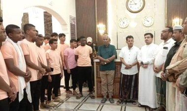 رئيس انتقالي المهرة يستقبل بعثة نادي قشن بعد عودتها من معسكر تدريبي