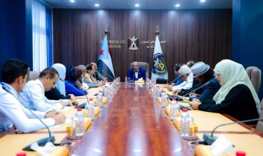 الكثيري يشدد على ضرورة إعداد مصفوفة مزمنة لتحسين وضع الكهرباء بالعاصمة عدن