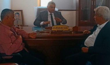 نائب محافظ عدن يزور كلية الإعلام ويلتقي عميدها