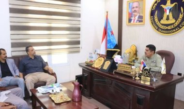 رئيس انتقالي حضرموت يلتقي اللجنة الشعبية لمتابعة نواقص المستشفى النموذجي بمدينة الحامي