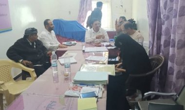 مدير مؤسسة التأمينات الاجتماعية بالضالع يناقش نشاط العمل التأميني مع مدير الخدمة المدنية