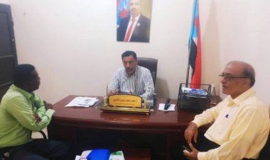 رئيس انتقالي أبين يطلع من مأمور خنفر على مصفوفة من المشاريع المنفذة والمشاريع التي ستشهدها المديرية في بداية العام