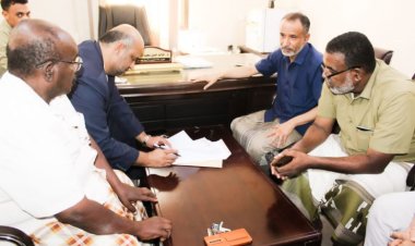 التوقيع على محضر تسليم موقع الإنزال السمكي ببروم