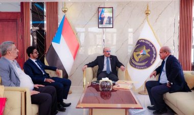 الكثيري يؤكد على ضرورة الاهتمام بتطوير البرامج الأكاديمية والكوادر التخصصية والكفاءات العلمية