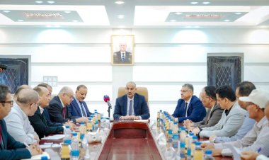 الرئيس الزُبيدي يدشن نقل إجراءات تفتيش السفن التجارية من ميناء جدة إلى ميناء عدن